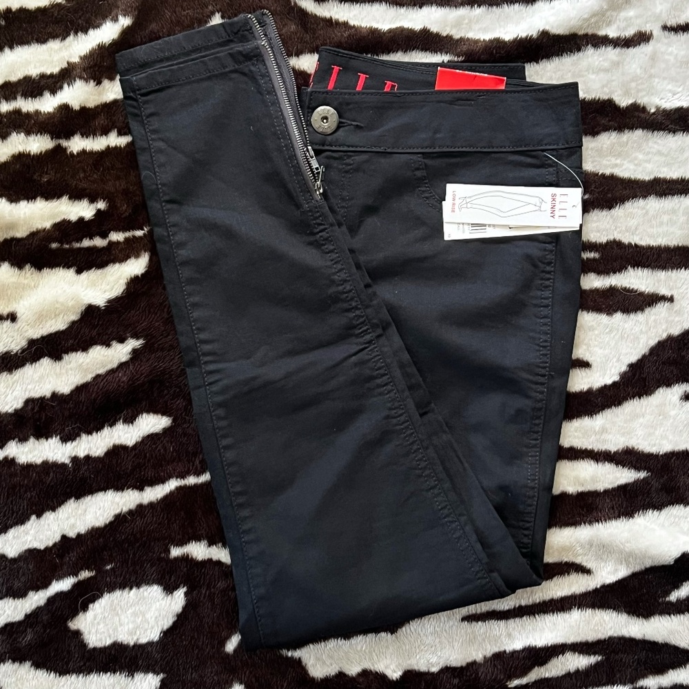 NWT ELLE Skinny black denim jeans with zipper ankle - size 10